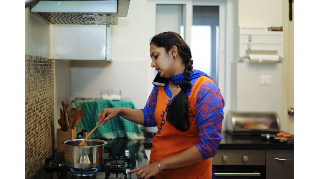 Juggling work and kitchen duties? Mumbai chefs share cooking hacks to make your life easy